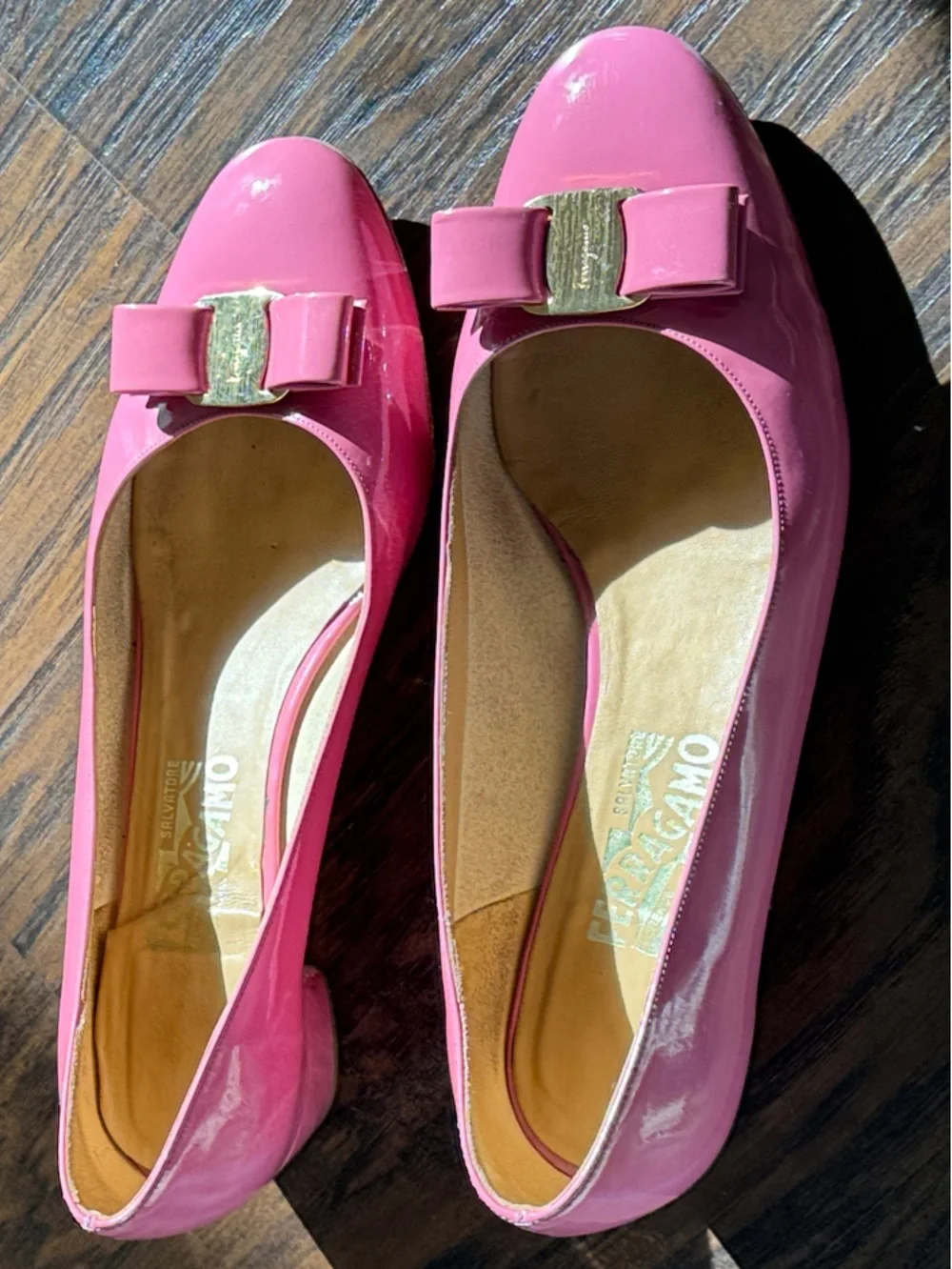 Salvatore Ferragamo 💕 Pink Patent Vara Bow Flats, Sz 10B